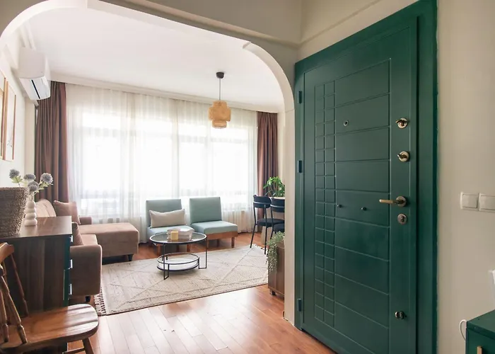 Chic 2br Gem On Moda Iconic Antiques Street Daire *