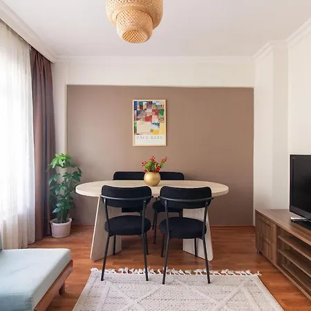 Chic 2br Gem On Moda Iconic Antiques Street Appartement