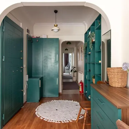 Chic 2br Gem On Moda Iconic Antiques Street Istanbul