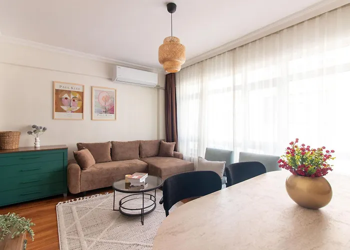 Chic 2br Gem On Moda Iconic Antiques Street Istambul