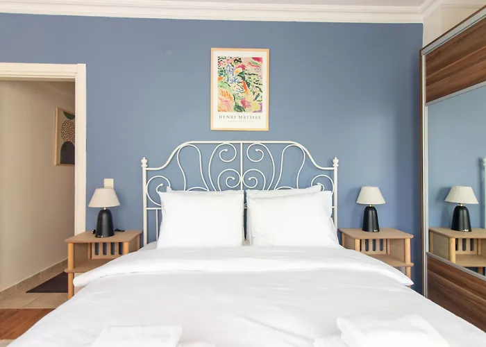 Chic 2br Gem On Moda Iconic Antiques Street Istambul