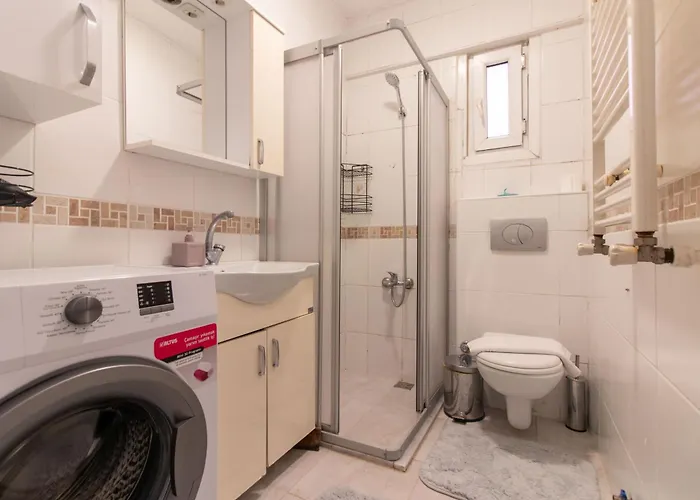 Appartement Chic 2br Gem On Moda Iconic Antiques Street *