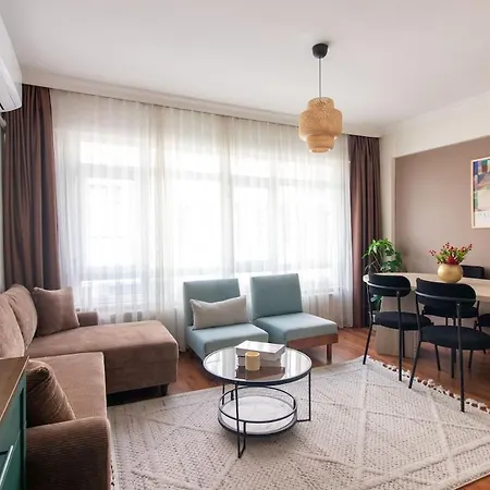 Chic 2br Gem On Moda Iconic Antiques Street * 伊斯坦布尔